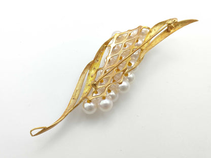 Pearl diameter: approx. 6.7-6.9mm, D0.12ct, 18K gold, 19.2g, brooch 