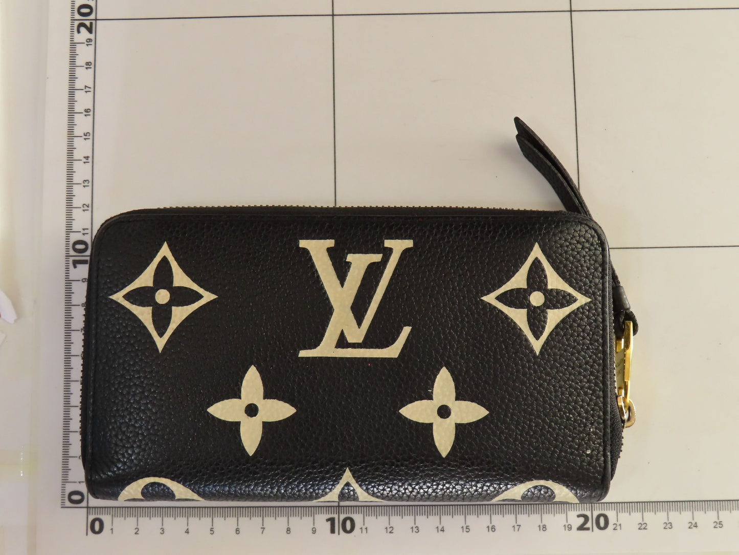 LOUIS VUITTON Monogram Empreinte LV Mono Bicolor Empreinte Zippy Wallet M80481 Wallet