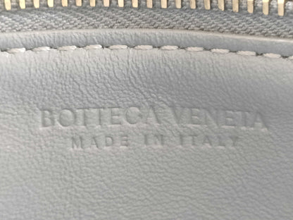BOTTEGA VENETA Intrecciato Padded Cassette Maxi Intrecciato Lambskin Gray Shoulder Bag