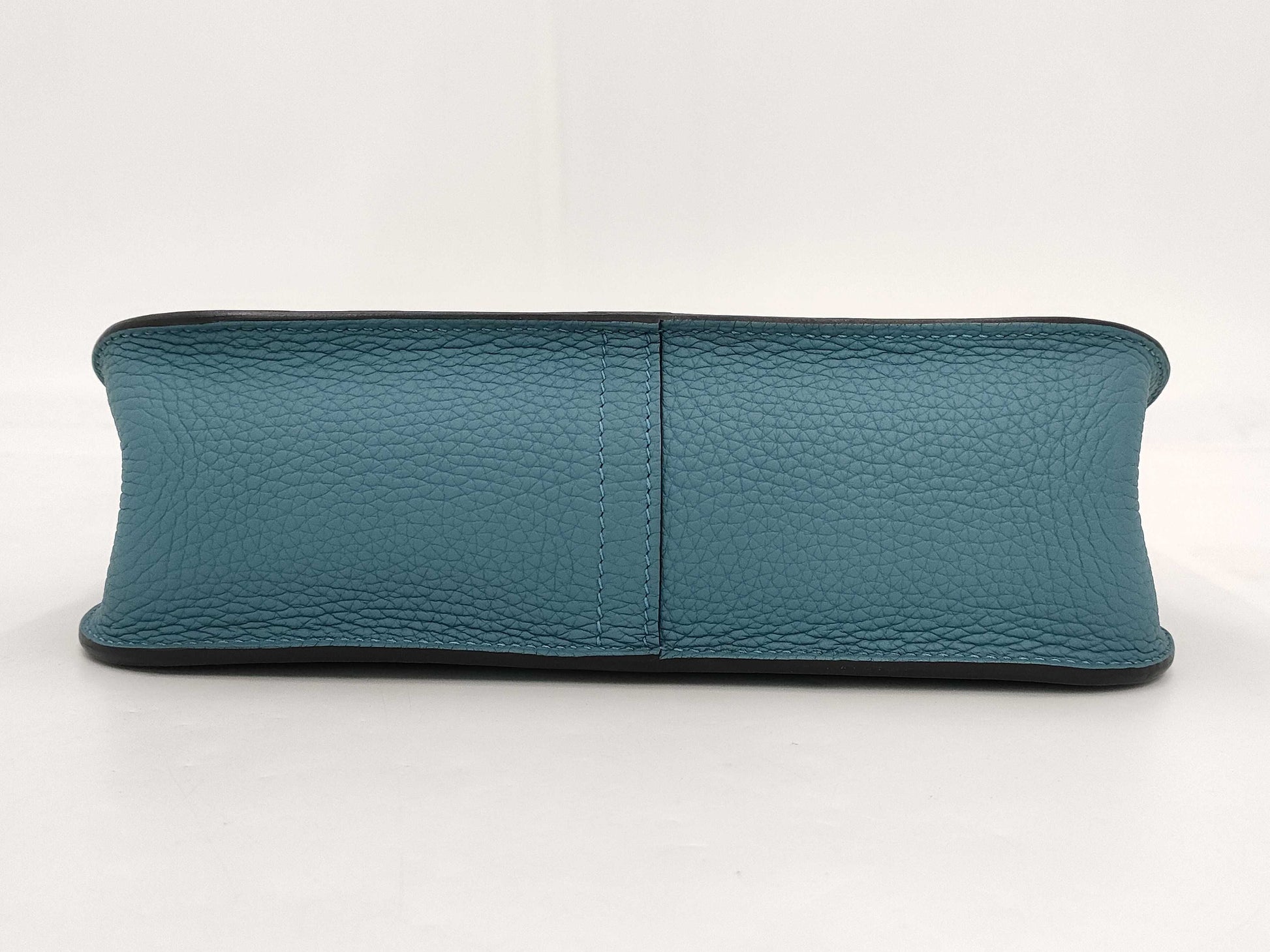 HERMES Arzan 25 Verso Shoulder Bag in Taurillon Clemence Leather, New Blue Jean Leather, Caban, GD Hardware, B Stamp