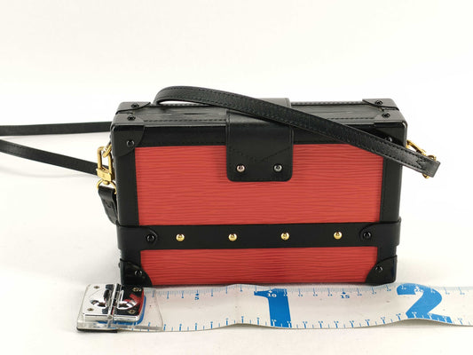 LOUIS VUITTON Epi Louis Vuitton Shoulder Bag
