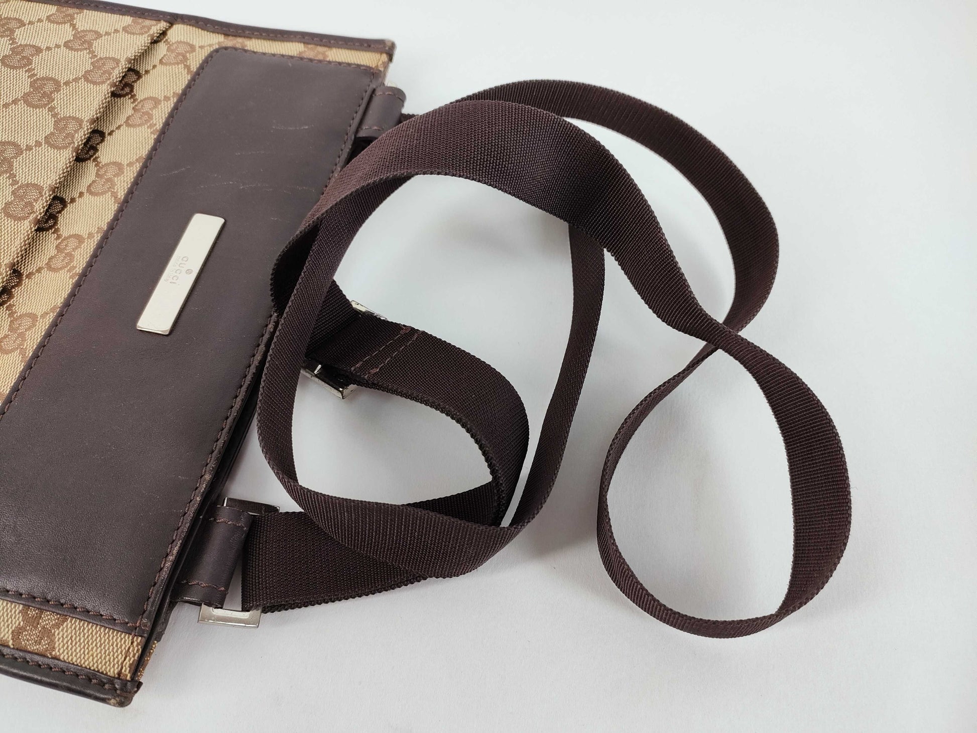 GUCCI GG Canvas Shoulder Bag Gucci GG Canvas Shoulder Bag