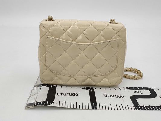 CHANEL CHANEL Mini Matelasse Lambskin Chain Shoulder Bag Beige with GD Hardware