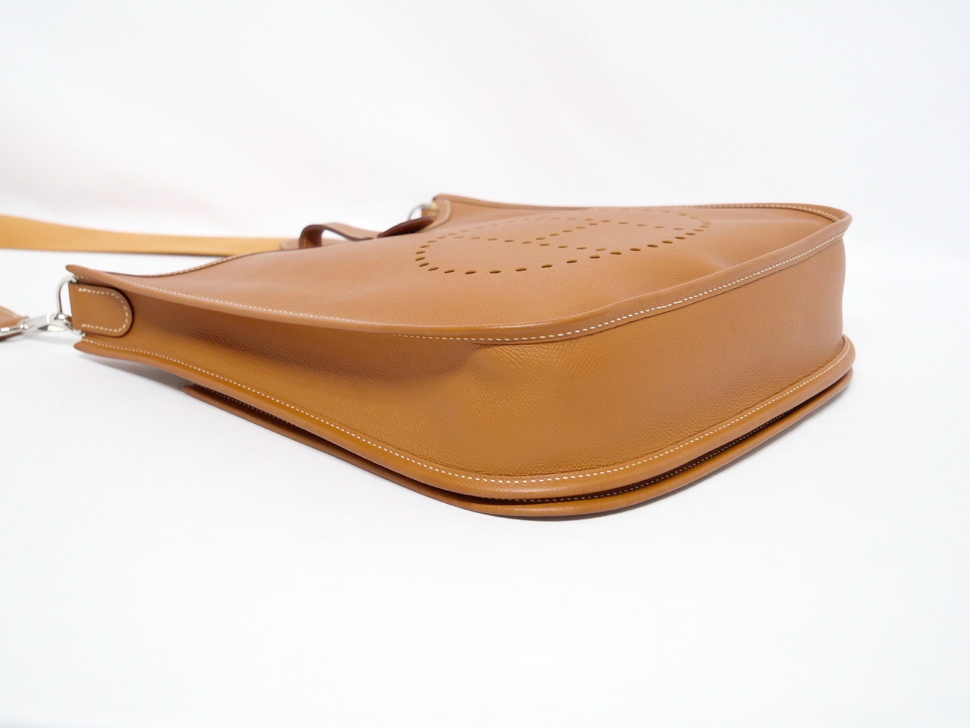 HERMES Evelyn II Epson Gold Shoulder Bag