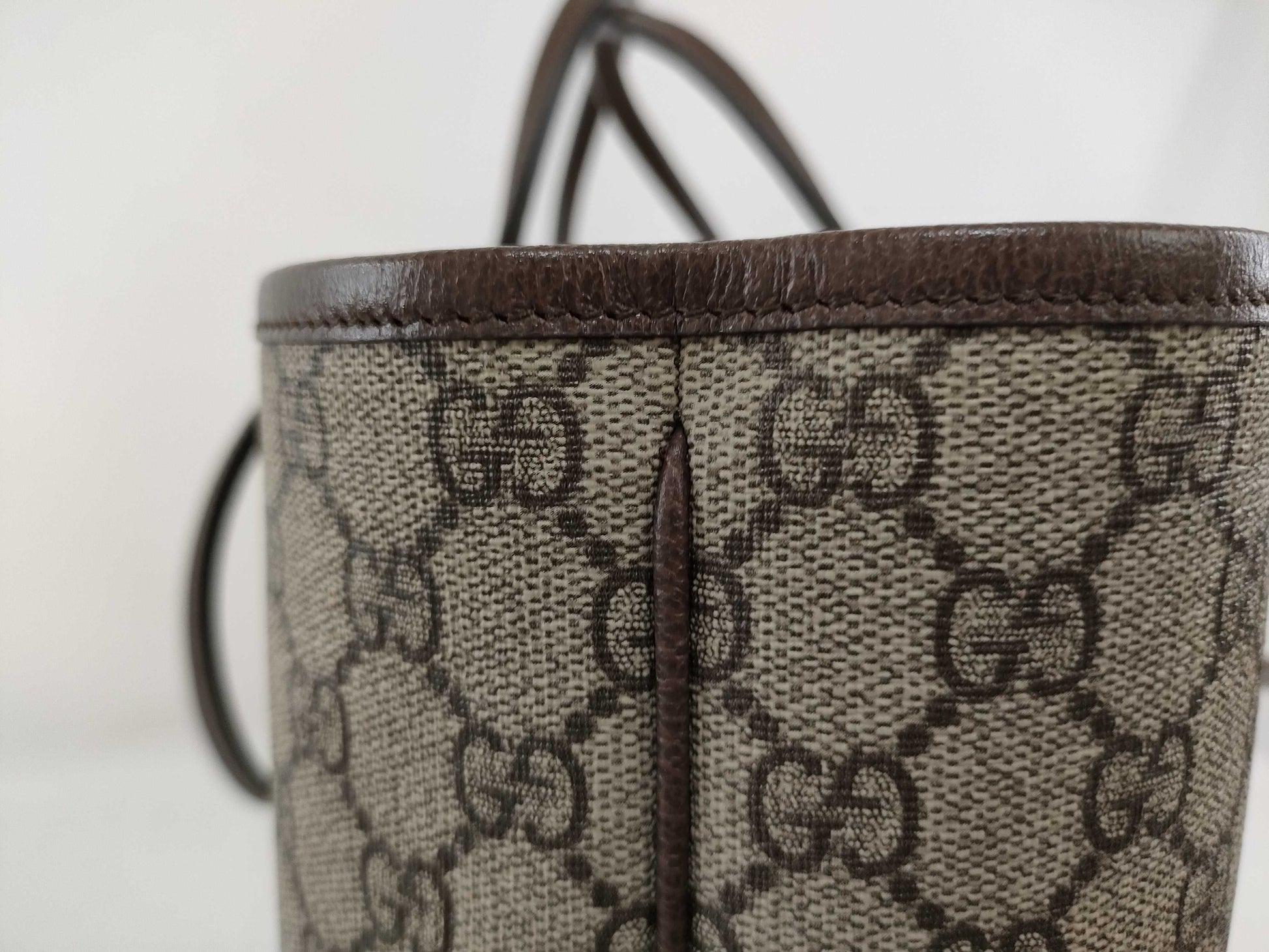 GUCCI Double G Medium GG Supreme Tote Bag