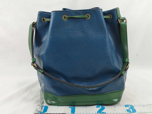 LOUIS VUITTON Epi Louis Vuitton M44044 Noe Epi Leather Blue and Borneo Green Two-Tone Shoulder Bag