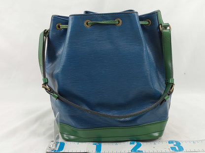 LOUIS VUITTON Epi Louis Vuitton M44044 Noe Epi Leather Blue and Borneo Green Two-Tone Shoulder Bag
