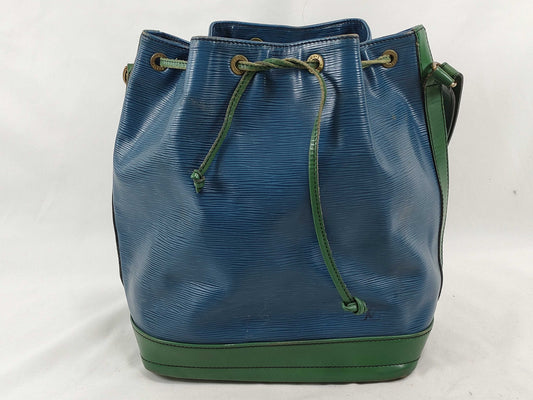 LOUIS VUITTON Epi Louis Vuitton M44044 Noe Epi Leather Blue and Borneo Green Two-Tone Shoulder Bag