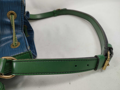 LOUIS VUITTON Epi Louis Vuitton M44044 Noe Epi Leather Blue and Borneo Green Two-Tone Shoulder Bag