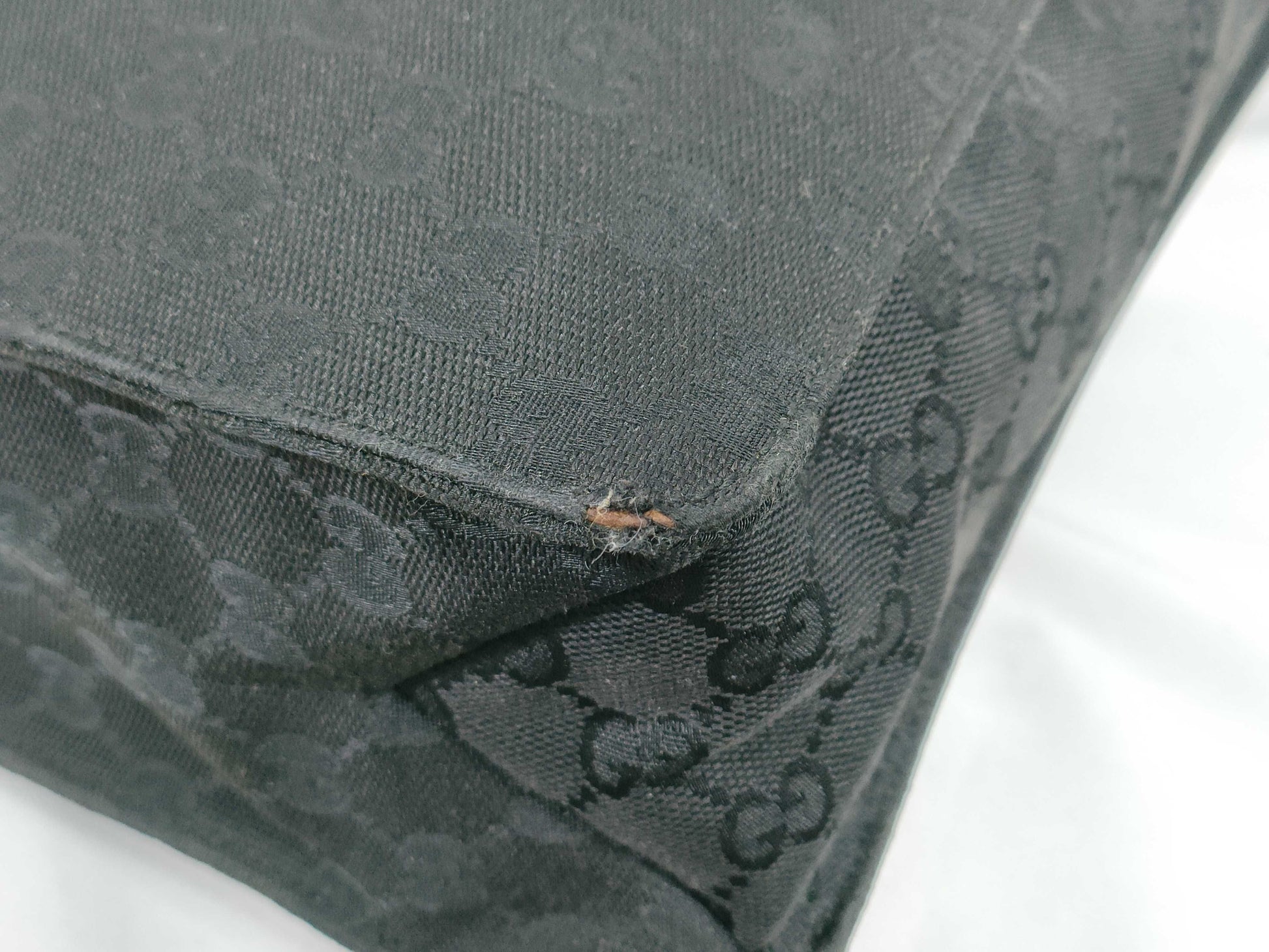 GUCCI GG Canvas Shoulder Bag