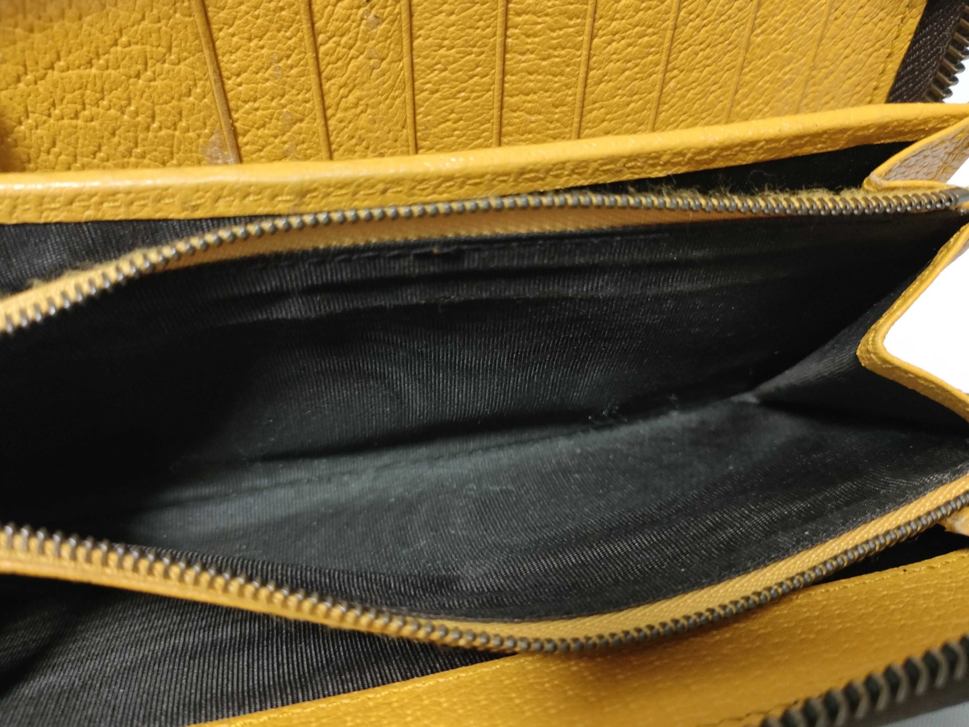 GUCCI GG Supreme Wallet with Box and Dust Bag