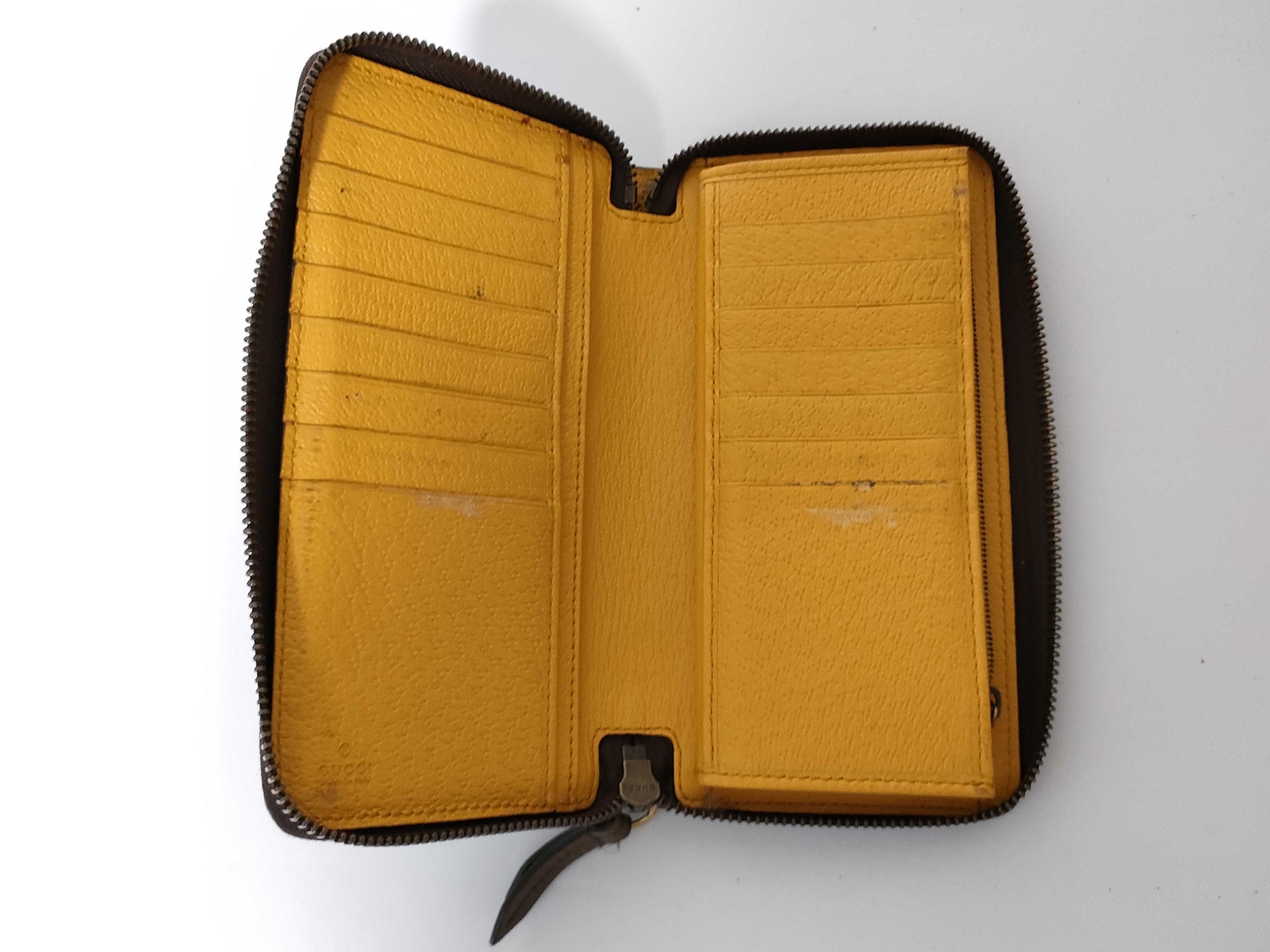 GUCCI GG Supreme Wallet with Box and Dust Bag