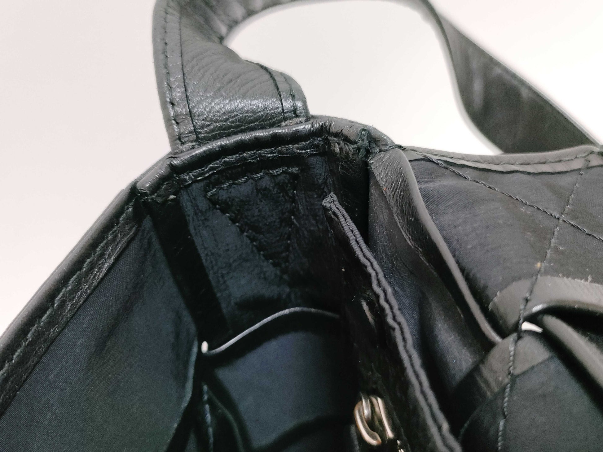 BOTTEGA VENETA Intrecciato Maxi Intrecciato Cassette Leather Shoulder Bag