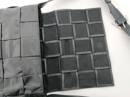 BOTTEGA VENETA Intrecciato Maxi Intrecciato Cassette Leather Shoulder Bag