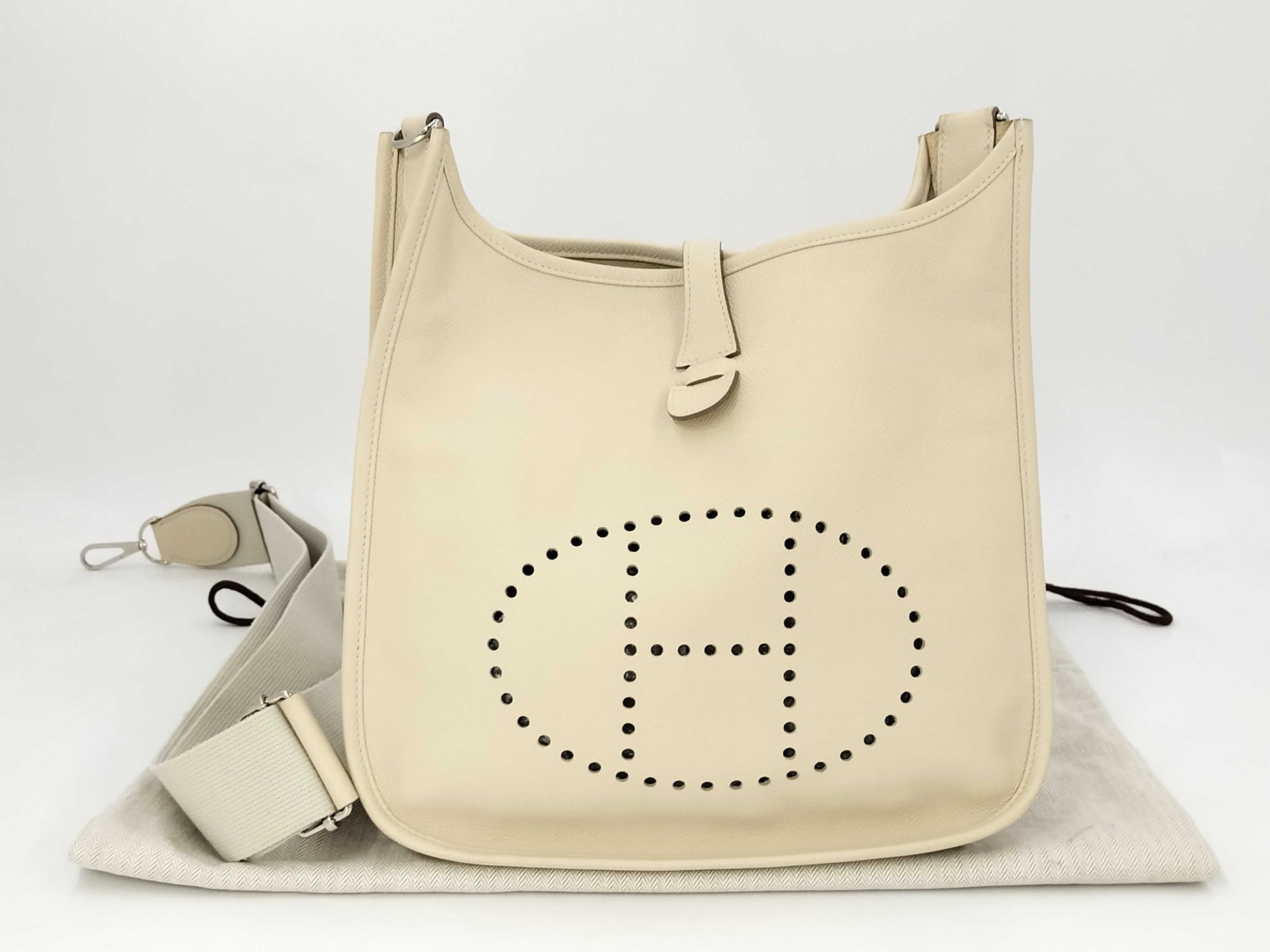 HERMES Evelyne III X Stamp Shoulder Bag