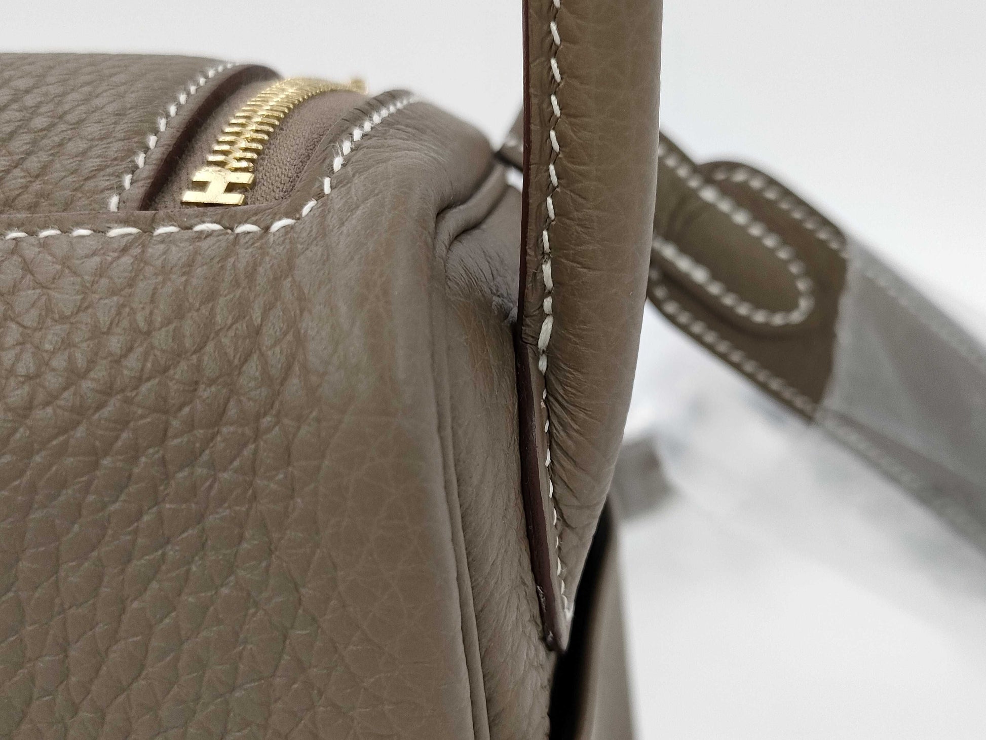 HERMES Lindy Mini Taurillon Etoupe Shoulder Bag with GD Hardware and Double Stamp