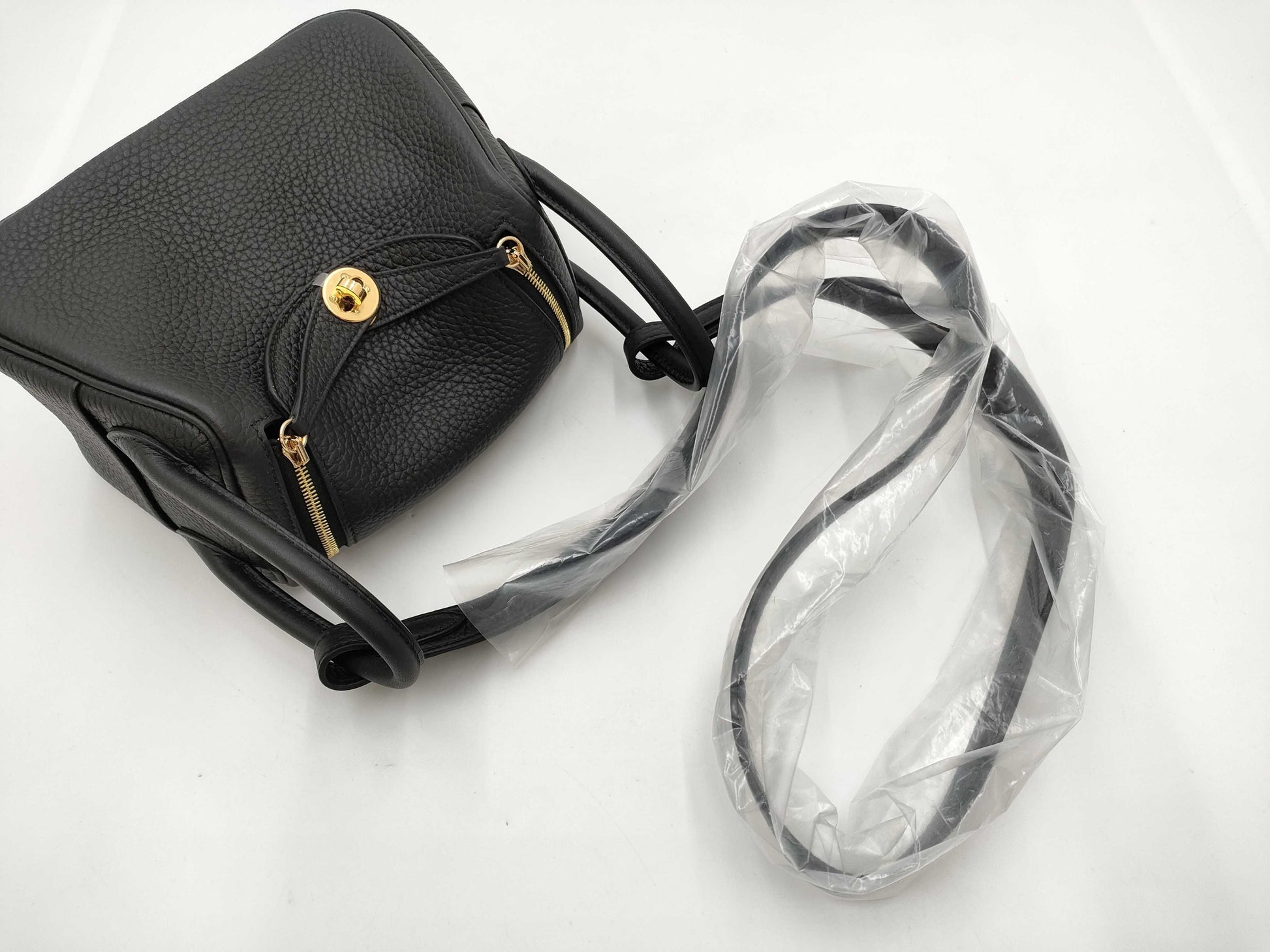 HERMES Lindy Mini Taurillon Black Shoulder Bag with GD Hardware and Double Stamp
