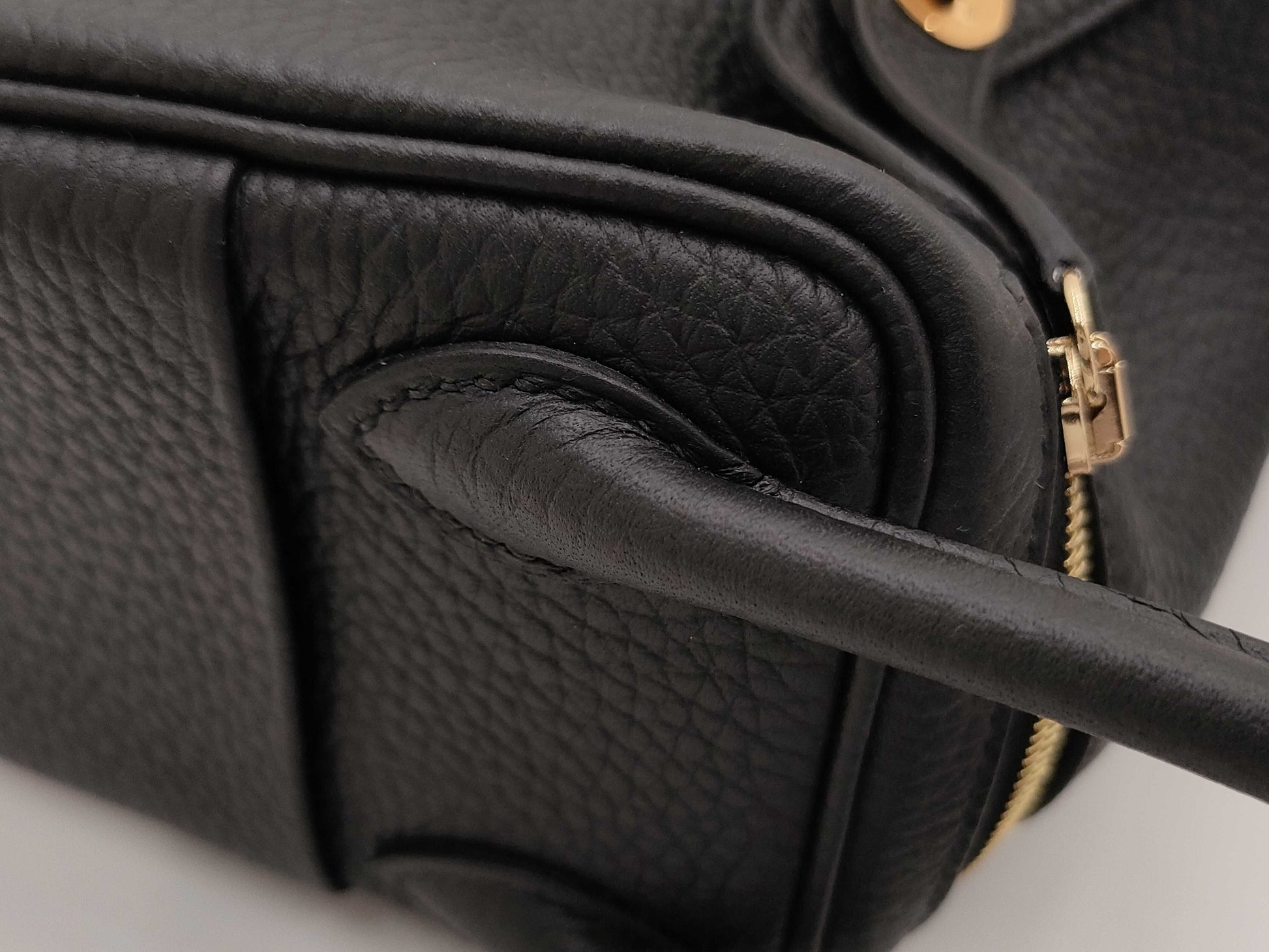 HERMES Lindy Mini Taurillon Black Shoulder Bag with GD Hardware and Double Stamp