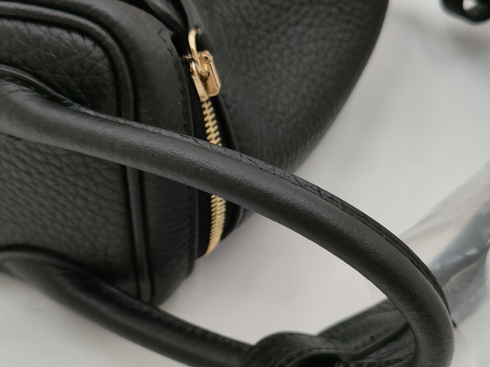 HERMES Lindy Mini Taurillon Black Shoulder Bag with GD Hardware and Double Stamp
