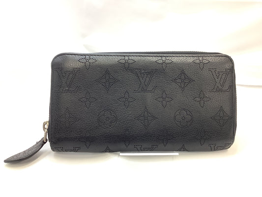 LOUIS VUITTON Mahina Zippy Wallet