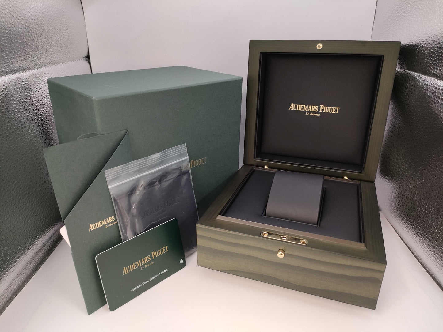 AUDEMARS PIGUET 15510ST.OO.1320ST.08 KM2628X Automatic Men's Watch