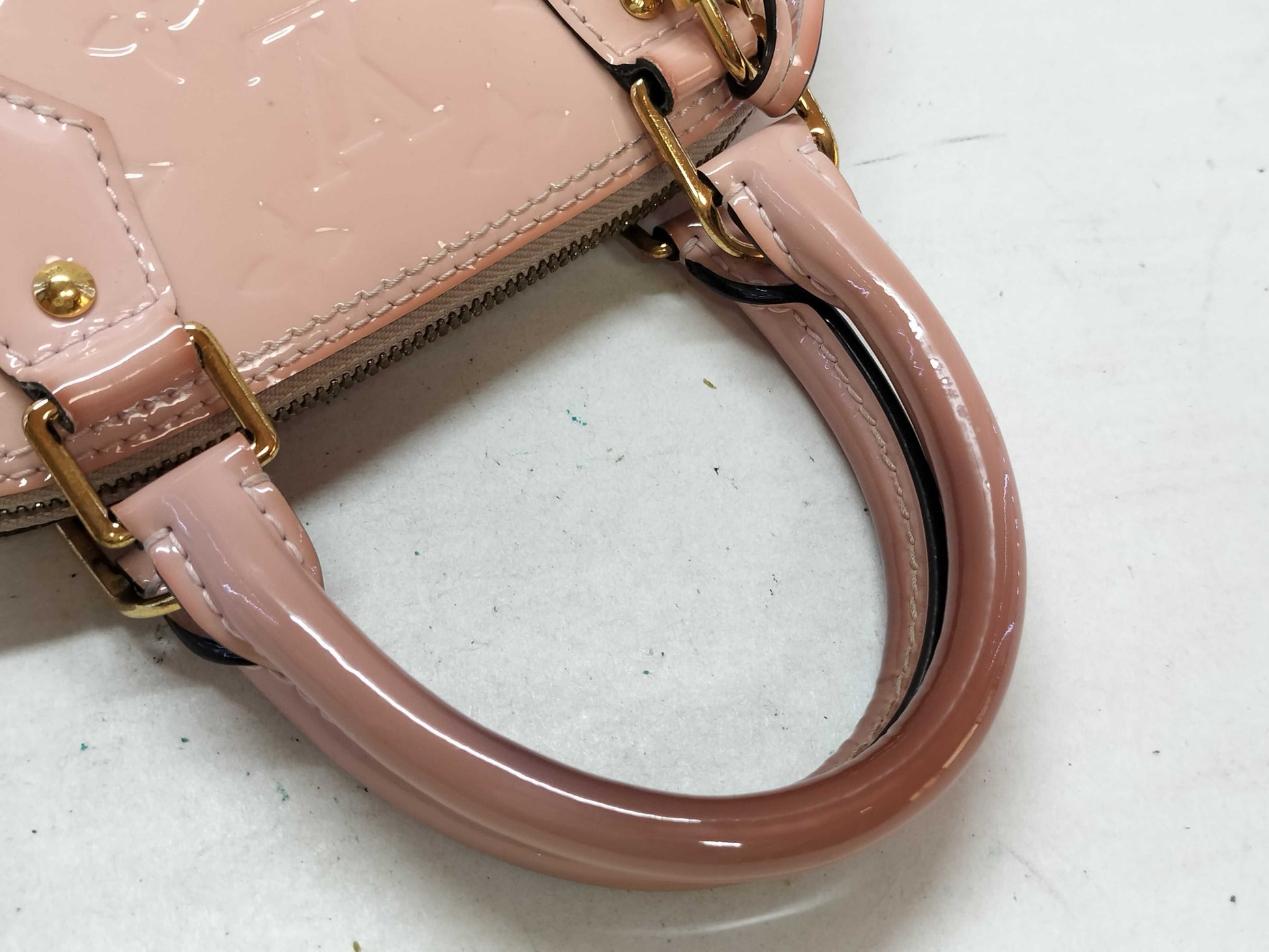 LOUIS VUITTON Vernis Louis Vuitton Alma BB Vernis Handbag