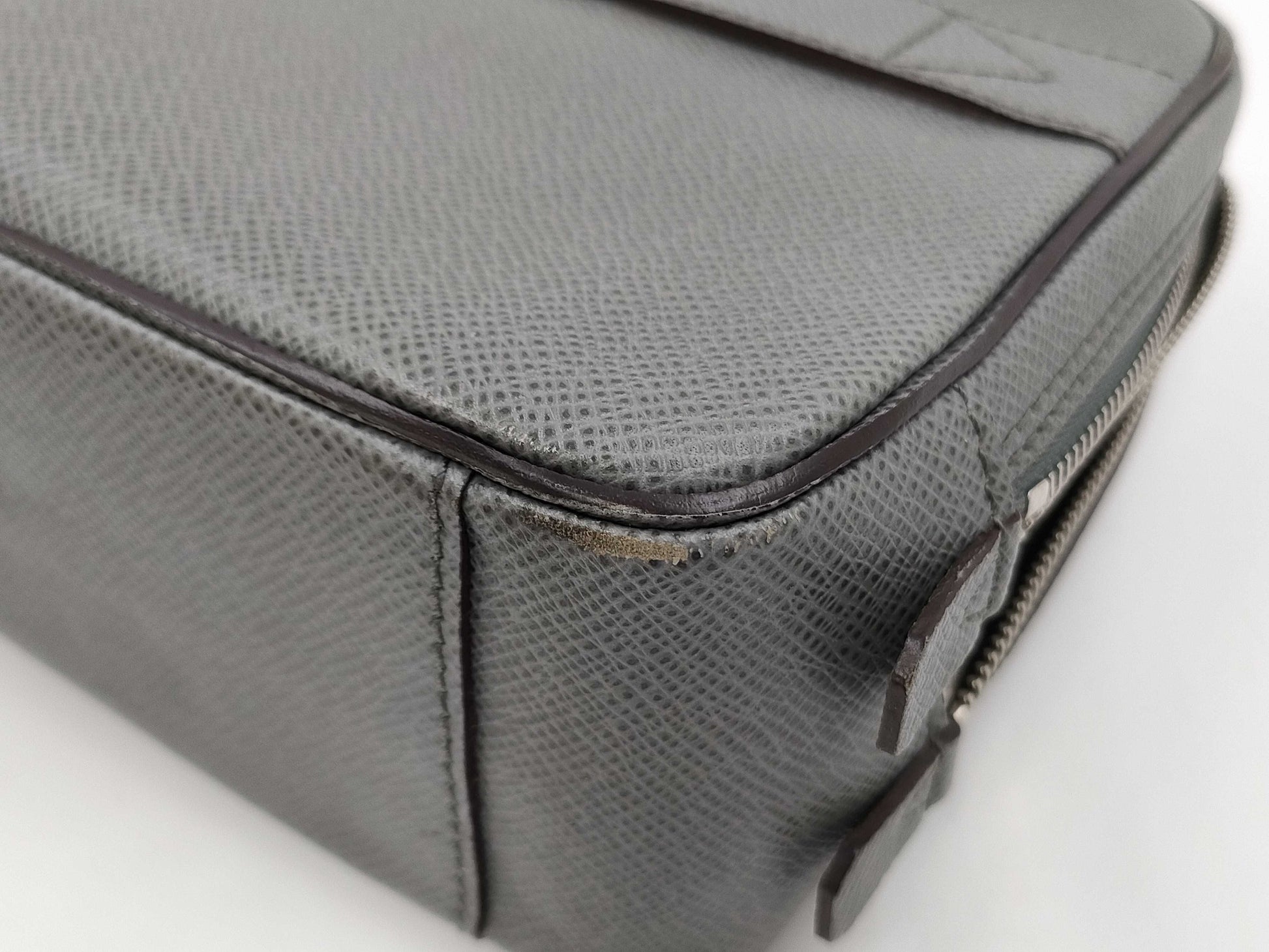 LOUIS VUITTON Taiganeo Pavel Second Bag