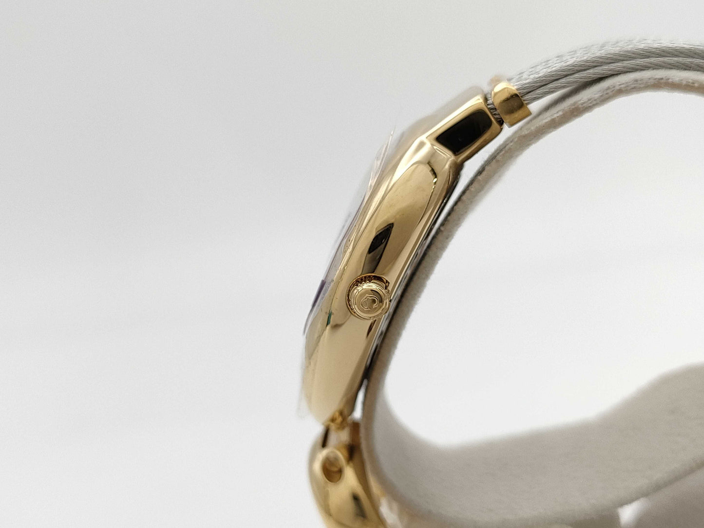 CHARRIOL MOY.570.O02 MO 0268 Quartz Shell Dial Women's Watch