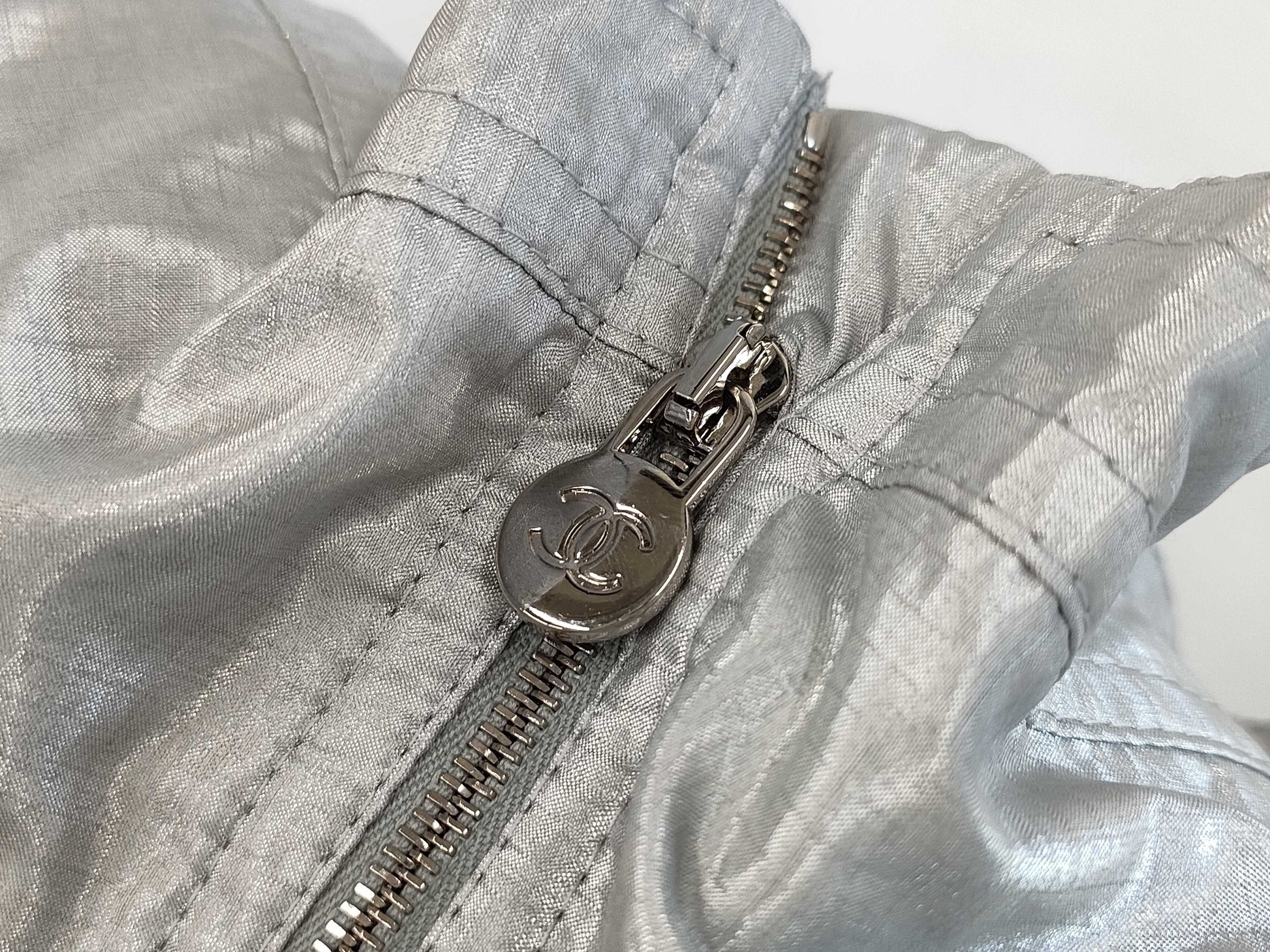 (10462_0122) CHANEL CHANEL Grey Silver Blouson Jumper Size 38 Shared Cloth Jacket