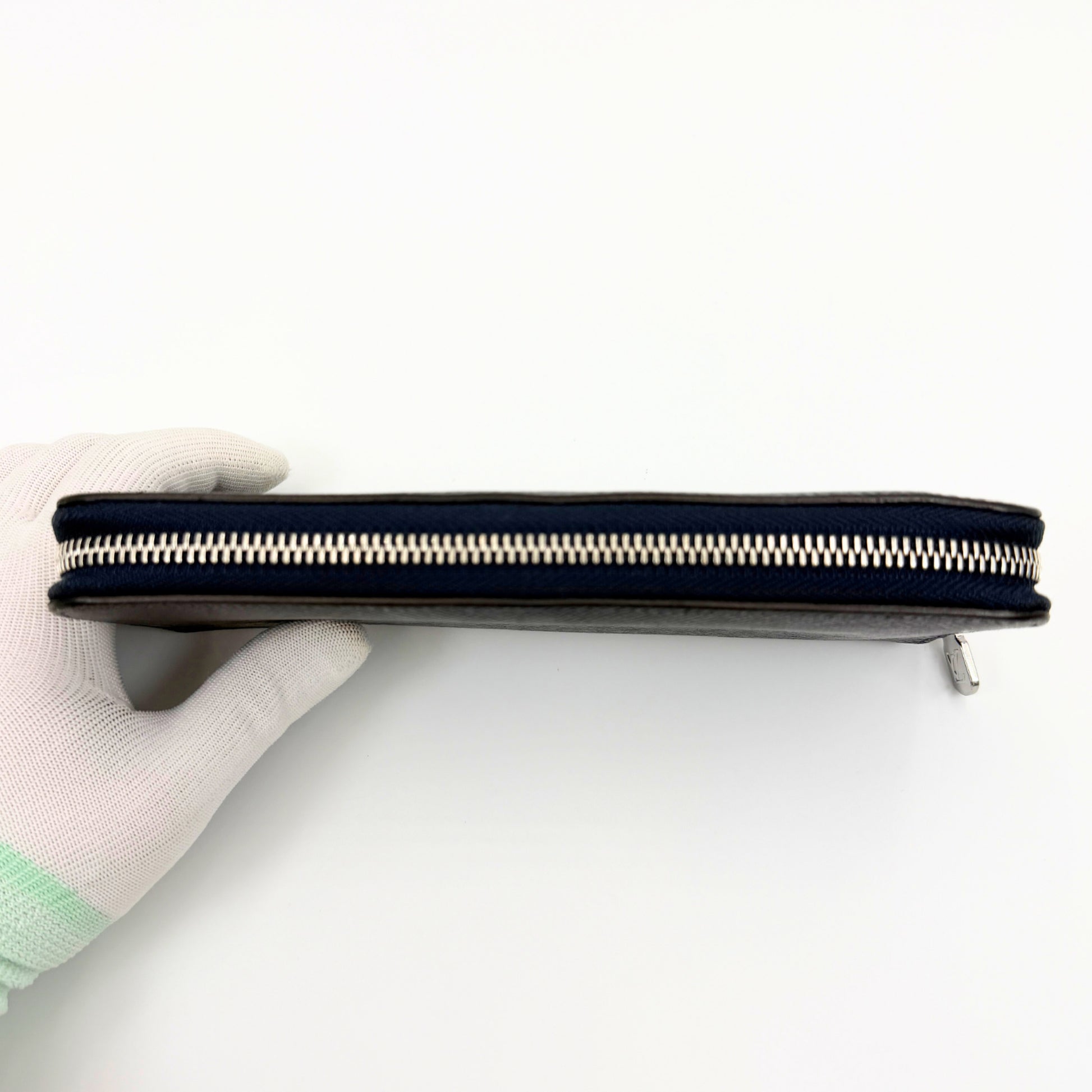 LOUIS VUITTON Taiga Zippy Wallet Vertical M30510 Wallet Box and Storage Bag Included