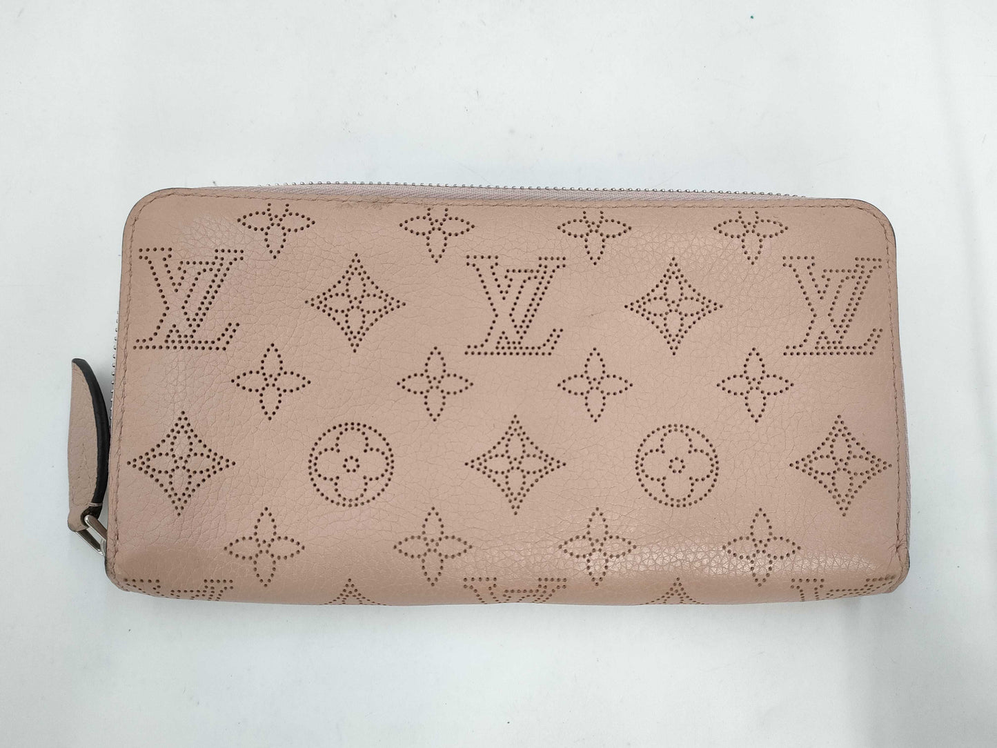 LOUIS VUITTON Mahina Zippy Wallet