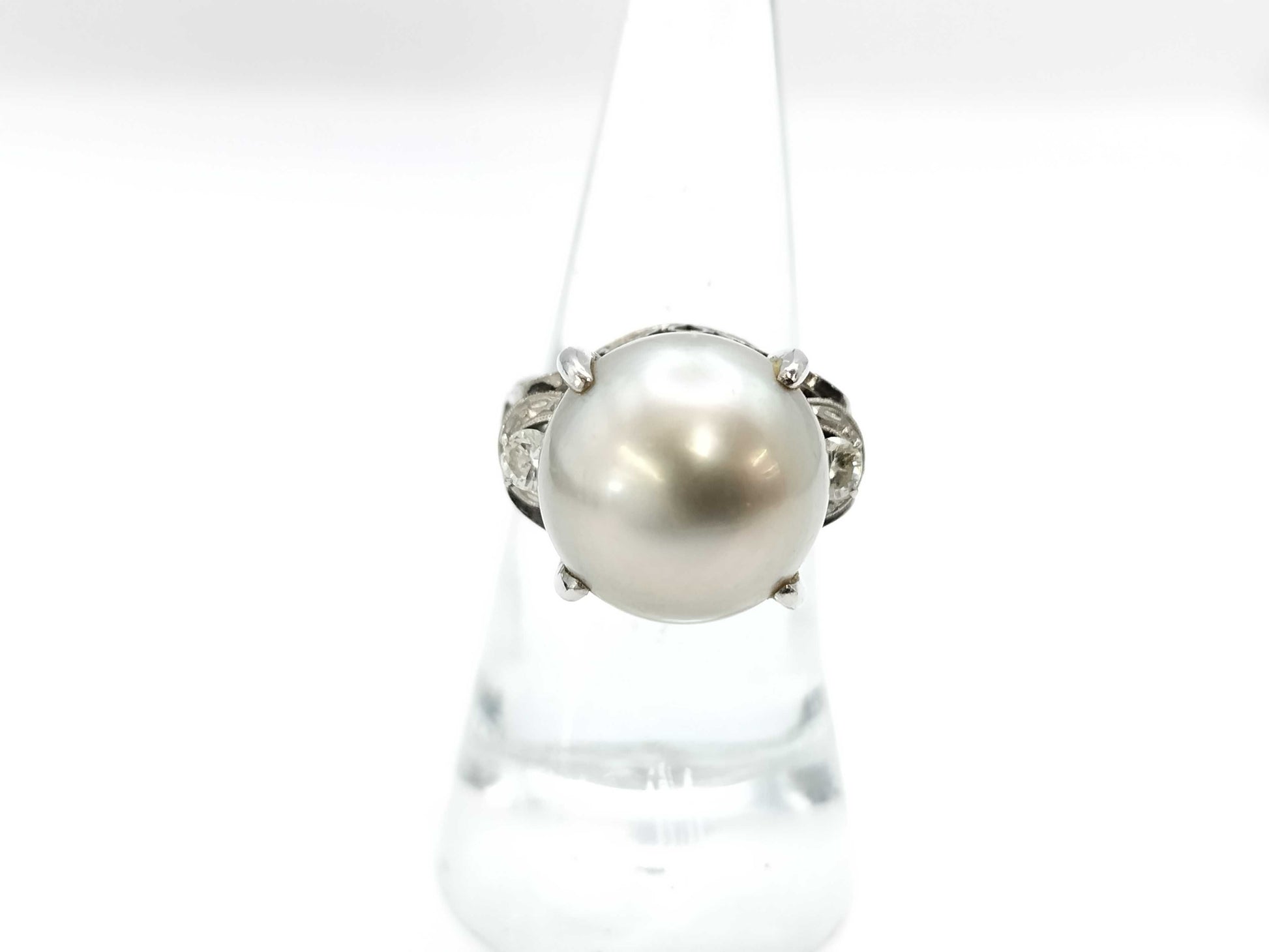 Pearl diameter: approx. 14.0mm, Diamond: PT850, 11.6g, Ring 