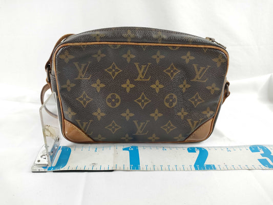 LOUIS VUITTON Monogram Louis Vuitton M51276 Trocadero 24 FH8912 Shoulder Bag Monogram Shoulder Bag