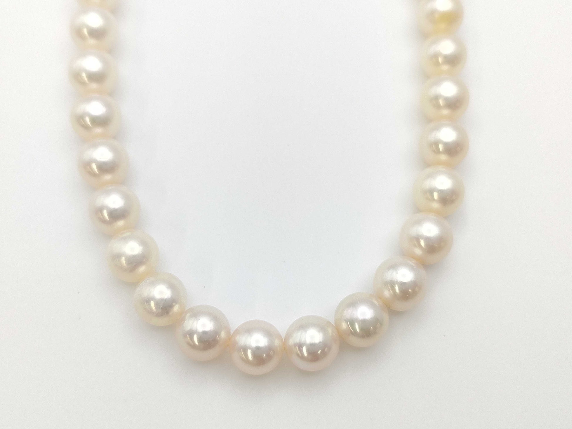 TASAKI Pearl Necklace, approx. 6.5-6.9mm diameter, sterling silver, 26.8g 