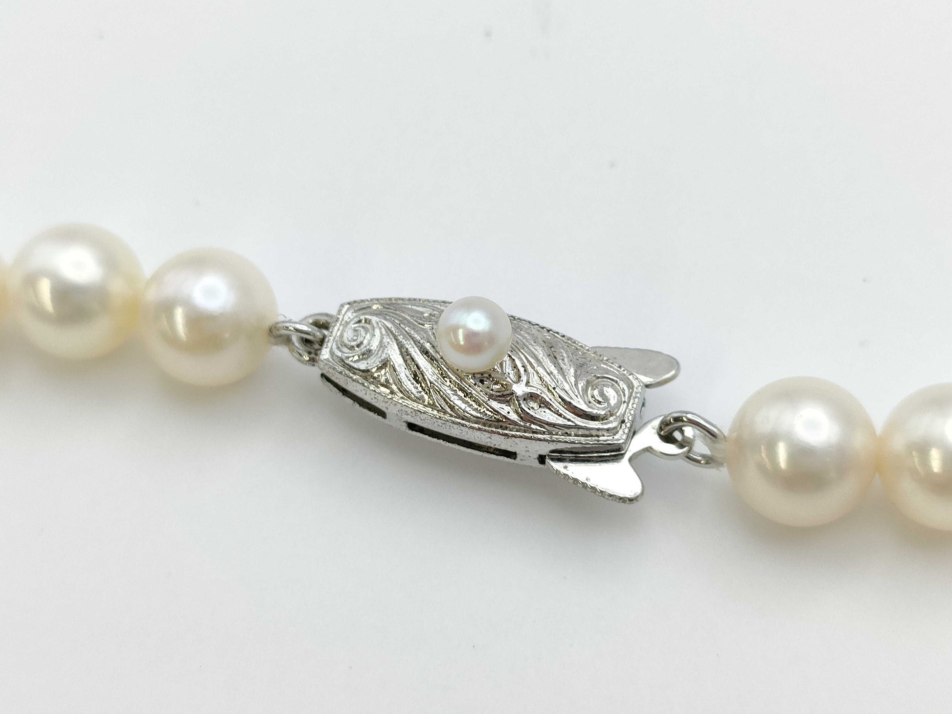 TASAKI Pearl Necklace, approx. 6.5-6.9mm diameter, sterling silver, 26.8g 
