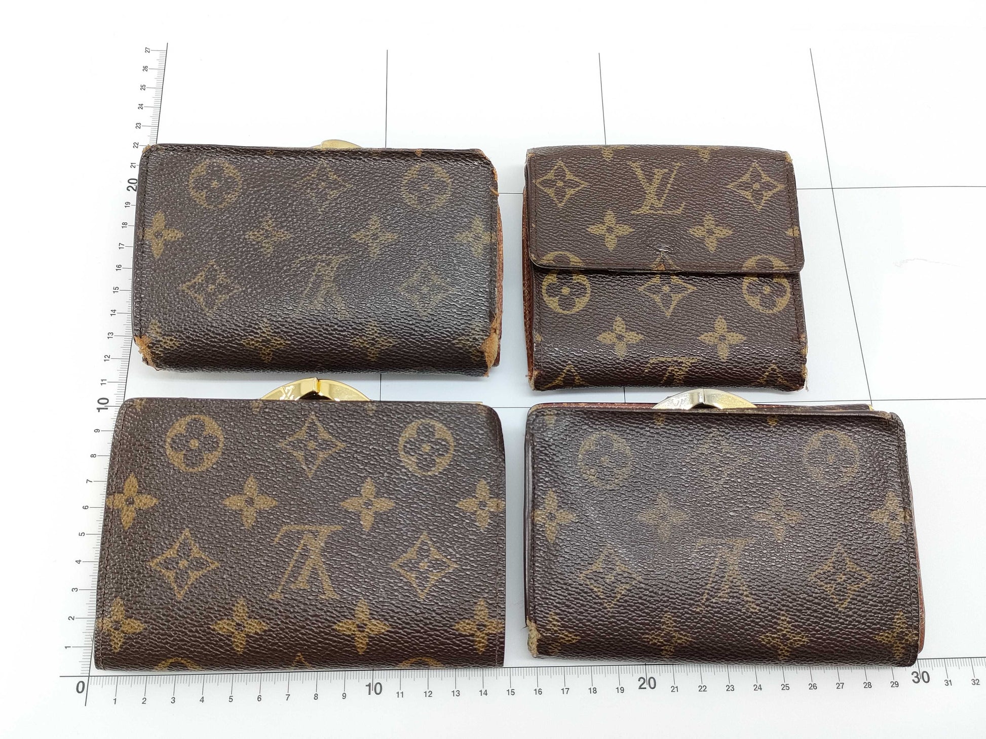LOUIS VUITTON Monogram Louis Vuitton Bifold Wallet 4-Piece Set