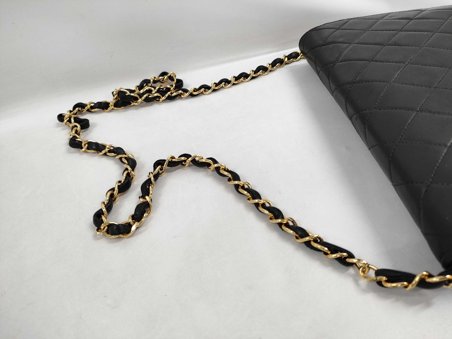 CHANEL Matelasse Single Flap Lambskin Shoulder Bag