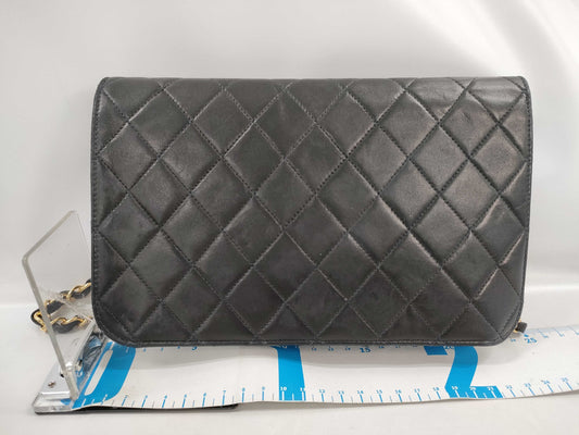 CHANEL Matelasse Single Flap Lambskin Shoulder Bag