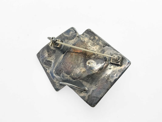 Pearl-like brooch, silver color