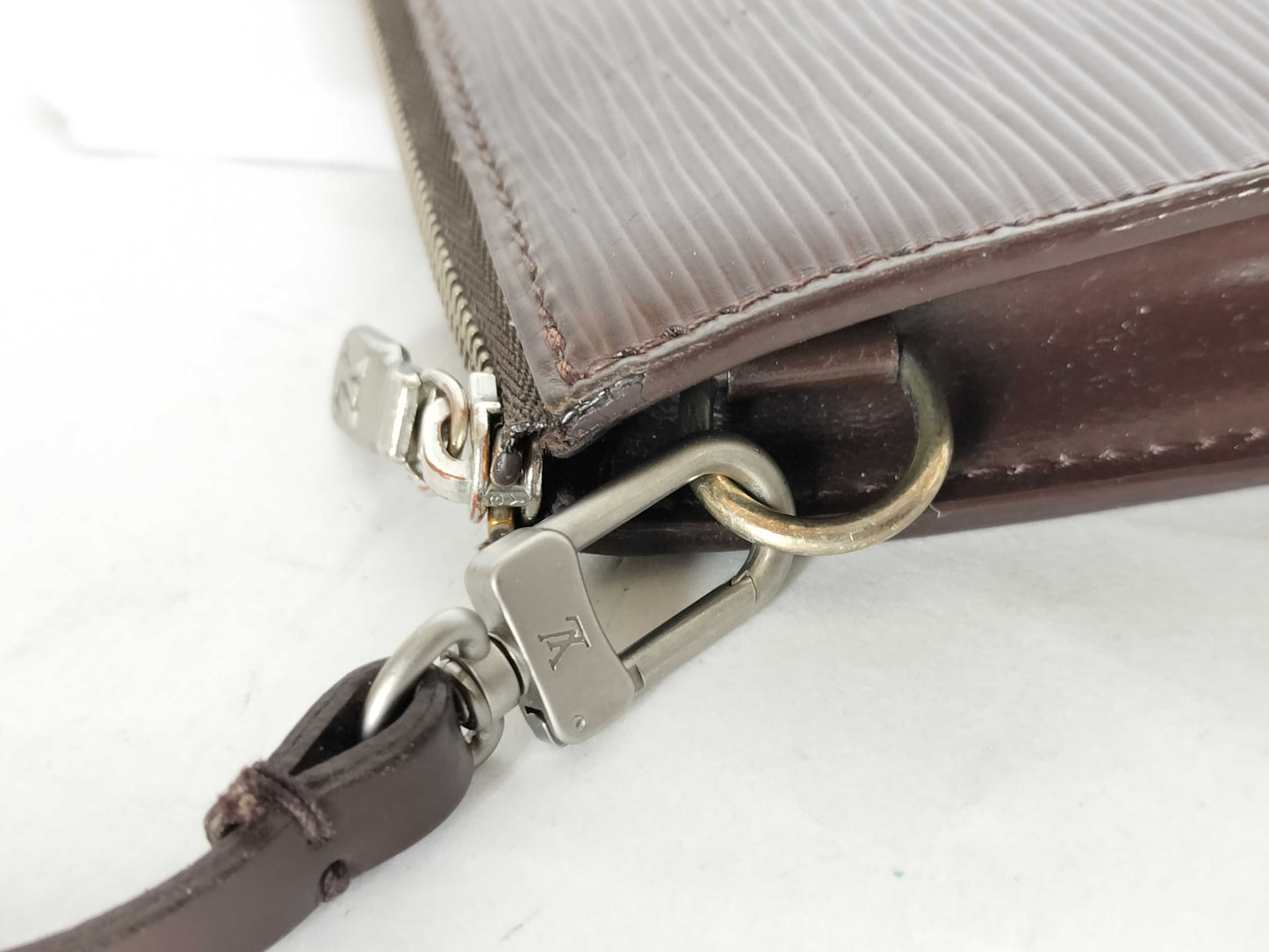 LOUIS VUITTON Epi FR－Louis Vuitton Epi Pochette accessoire M5294 Brown Pouch