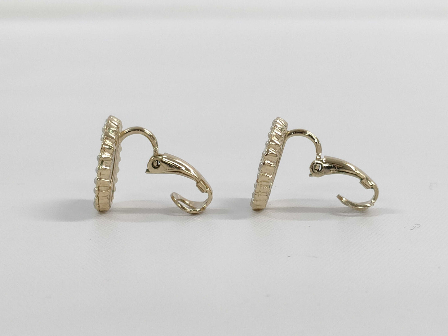 CHANEL 19C Coco Mark LA PAUSE F Pearl Round GP Earrings