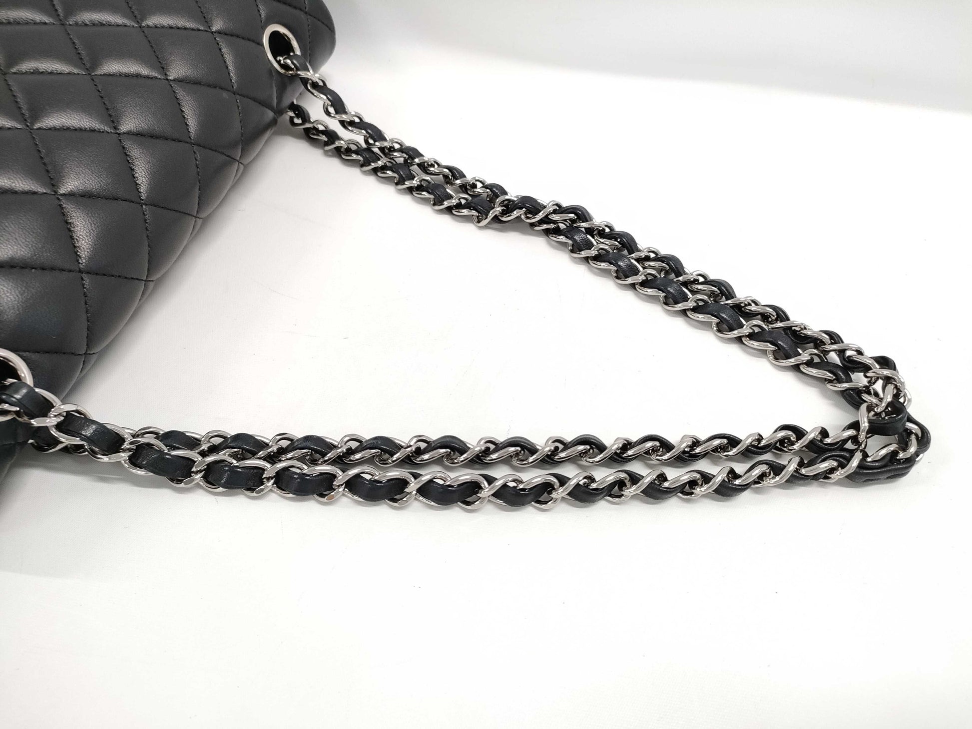 CHANEL CHANEL Matelasse 25 Lambskin Black Shoulder Bag 19698765