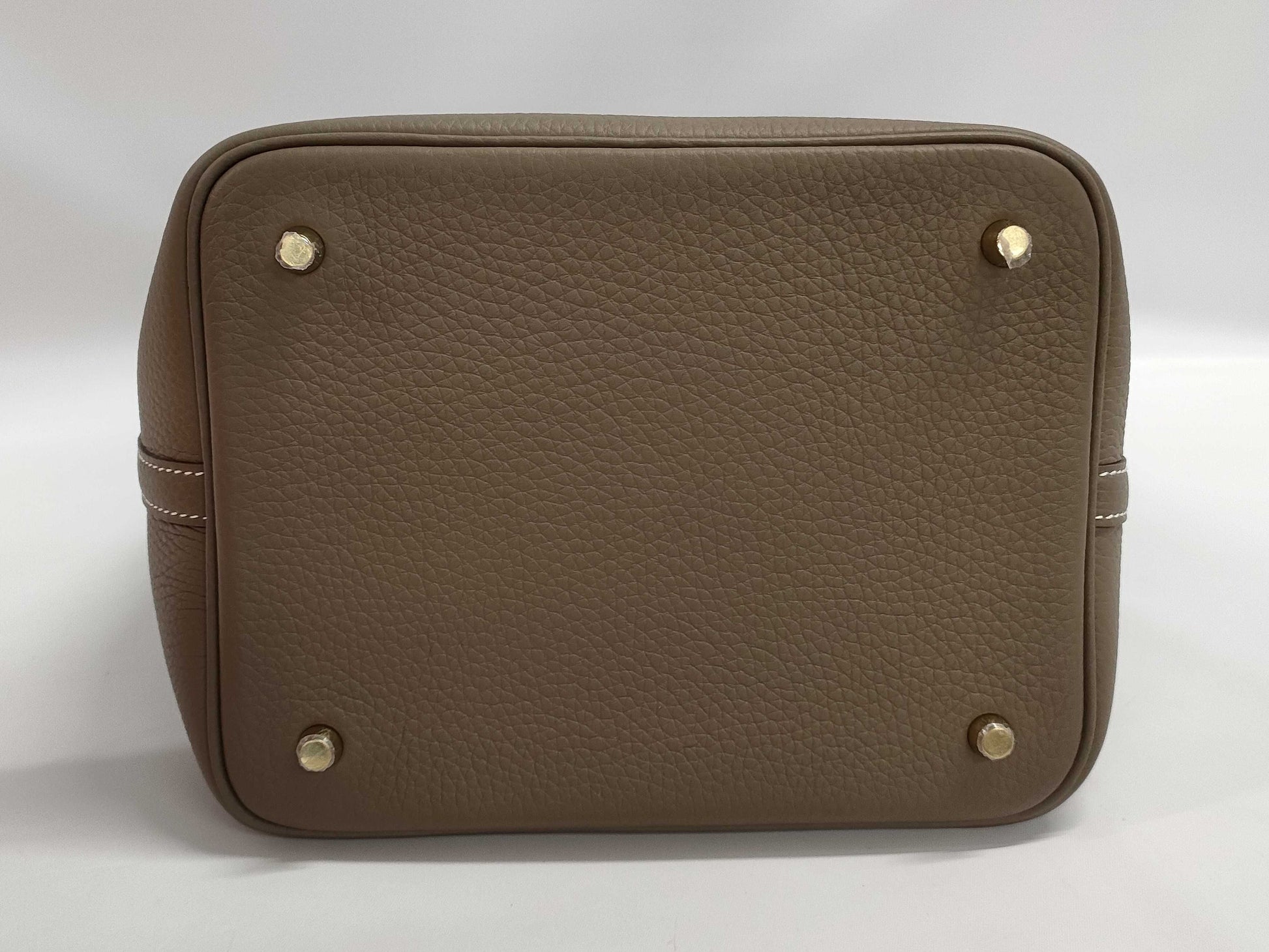 HERMES Picotin Lock 22mm Taurillon Clemence Etoupe Leather Handbag with Gold Hardware and K Stamp