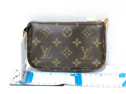 LOUIS VUITTON Monogram Mini Pochette Accessoires M58009 UB4240 Handbag
