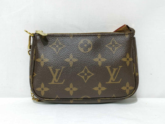 LOUIS VUITTON Monogram Mini Pochette Accessoires M58009 UB4240 Handbag