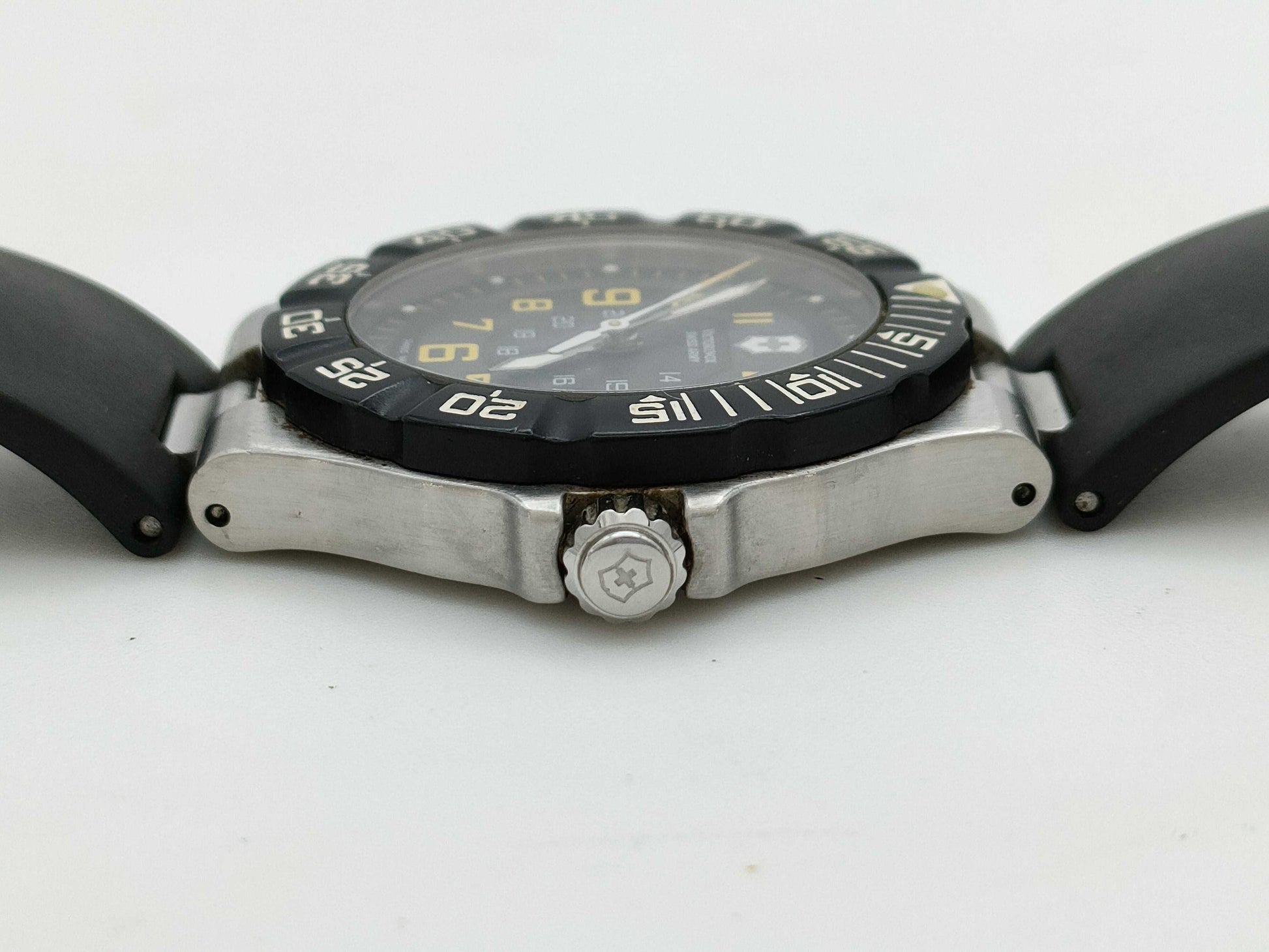 VICTRINOX Summit XLT 241416 100359165 Quartz Women's Watch