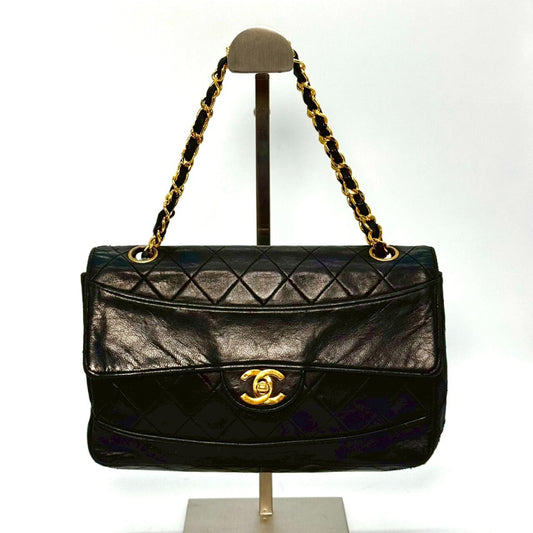 CHANEL Matelasse Lambskin Chain Shoulder Bag with Turnlock and Single Flap, Black, 1485545