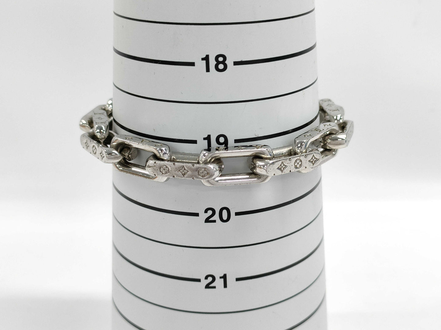 LOUIS VUITTON Louis Vuitton Monogram Chain Bracelet, Size M, M00308, Box and Case Included, Bracelet/Bangle