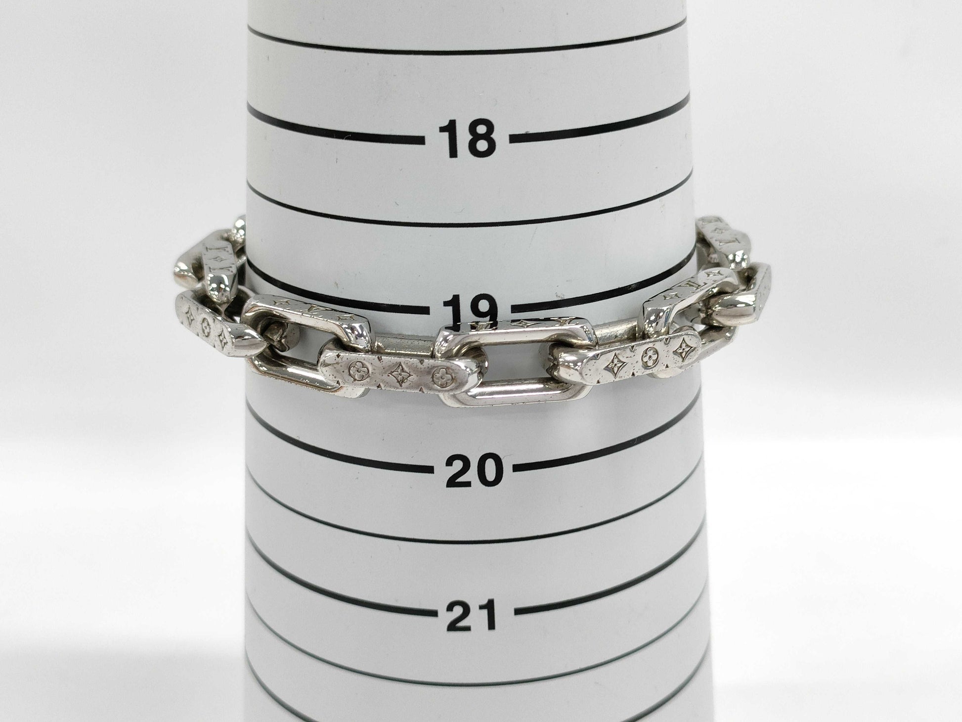 LOUIS VUITTON Louis Vuitton Monogram Chain Bracelet, Size M, M00308, Box and Case Included, Bracelet/Bangle