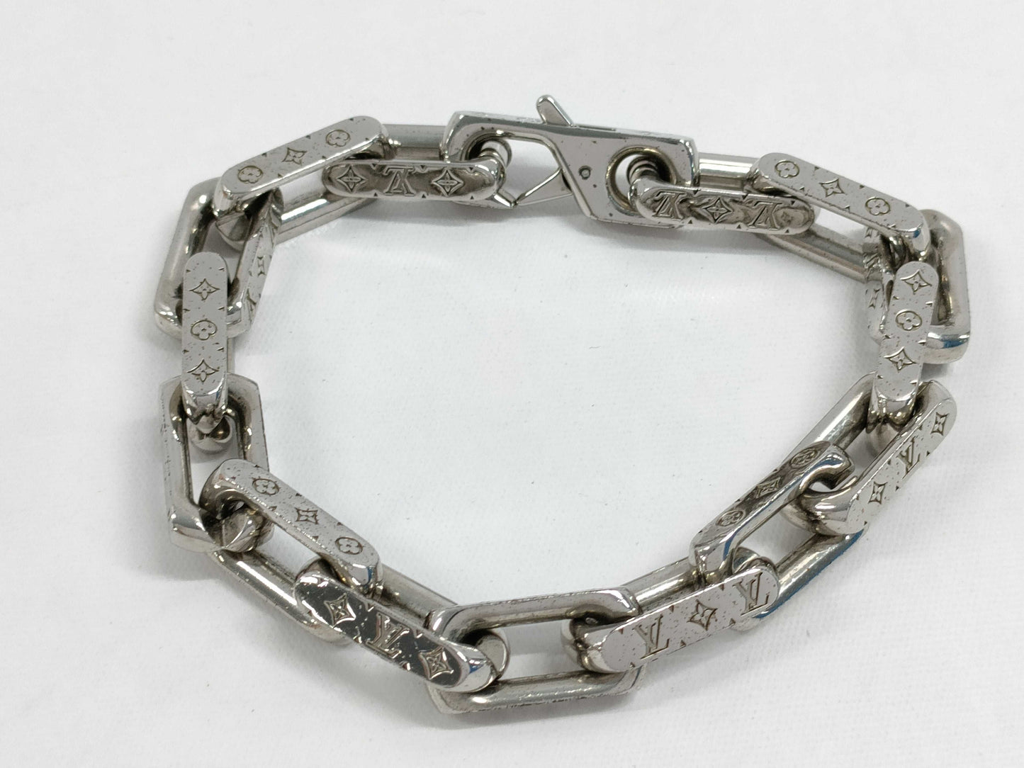 LOUIS VUITTON Louis Vuitton Monogram Chain Bracelet, Size M, M00308, Box and Case Included, Bracelet/Bangle